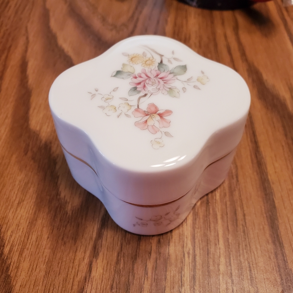 Royal Doulton bone china box